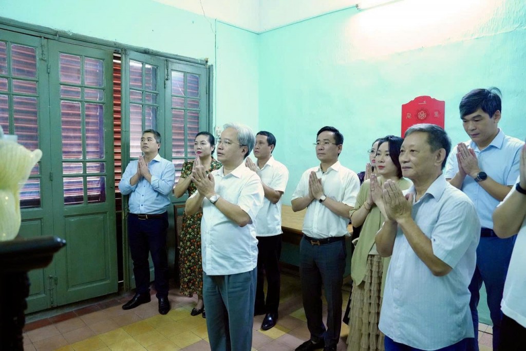 Lãnh đạo Bộ Tư pháp thăm nguyên Lãnh đạo Bộ qua các thời kỳ
