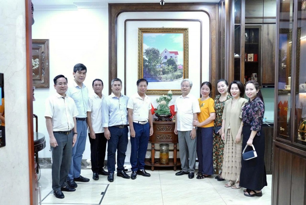Lãnh đạo Bộ Tư pháp thăm nguyên Lãnh đạo Bộ qua các thời kỳ