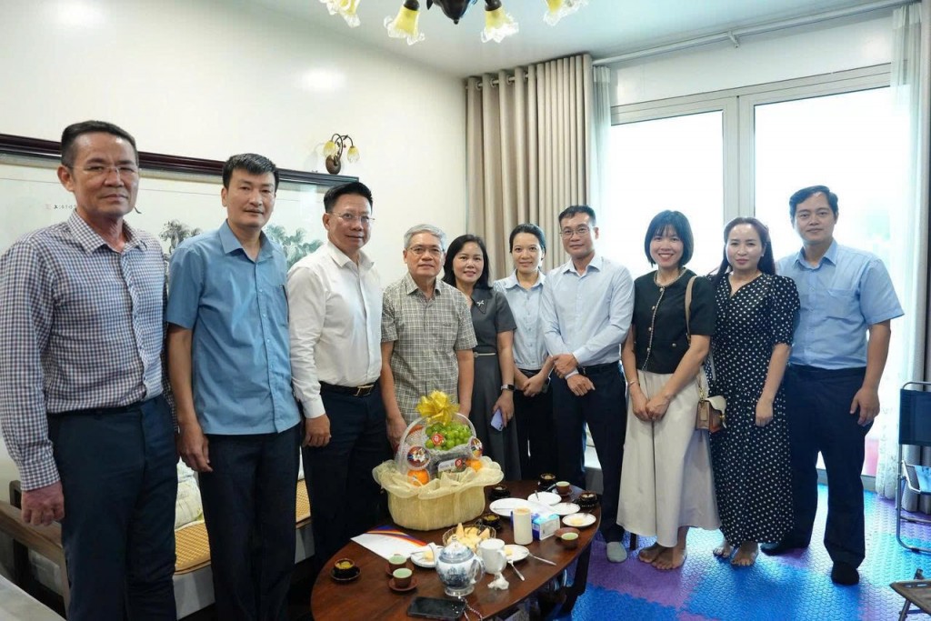 Lãnh đạo Bộ Tư pháp thăm nguyên Lãnh đạo Bộ qua các thời kỳ