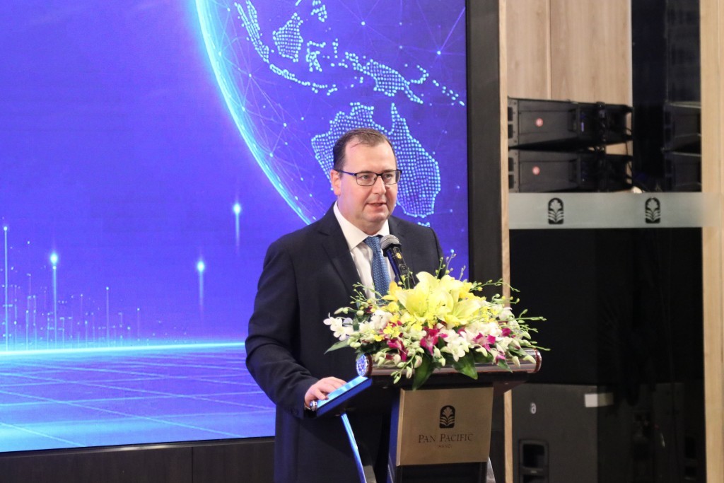 Ông Axel Neubert, Trưởng Đại diện HSF tại Việt Nam phát biểu khai mạc Hội thảo