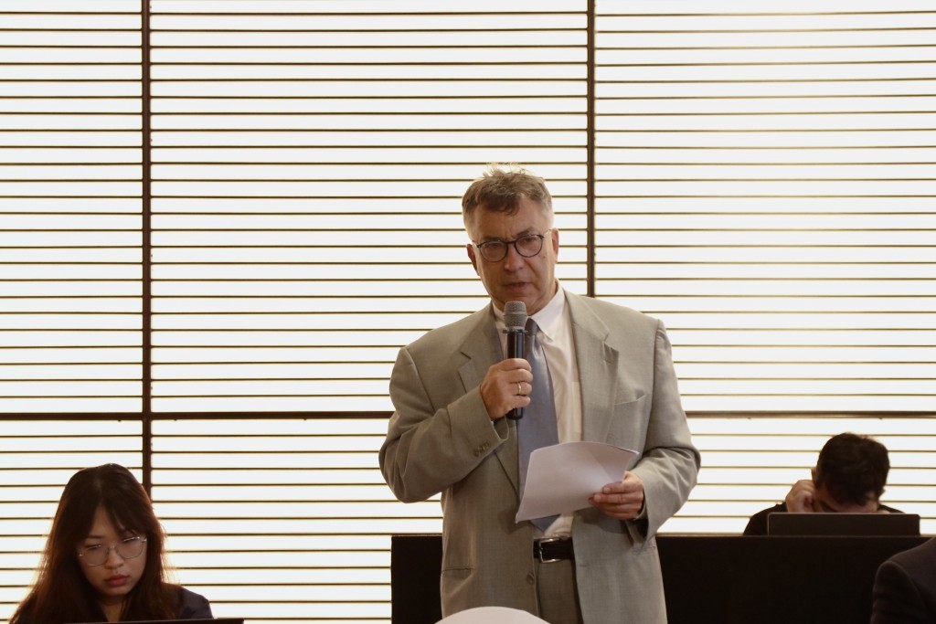 GS. TS Eric Hilgendorf, Chủ nhiệm Bộ môn Luật Hình sự, Tư pháp hình sự, Lý luận pháp luật, Khoa học thông tin và máy tính, Đại học Wurzburg, CHLB Đức