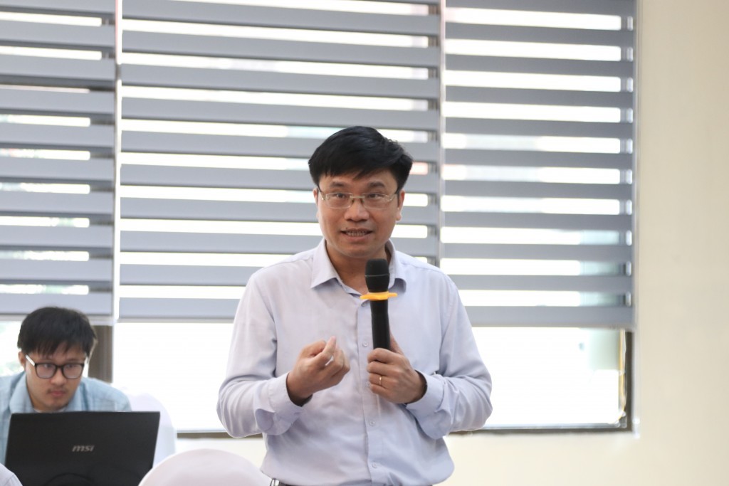 Viện trưởng Viện Chiến lược và Khoa học pháp lý (Bộ Tư pháp) Nguyễn Văn Cương phát biểu tại Hội nghị
