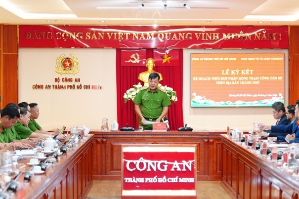 Long Châu tiếp tục đồng hành cùng Công an TP.HCM nhân rộng mô hình chuyển đổi số đột phá Trạm Công dân số