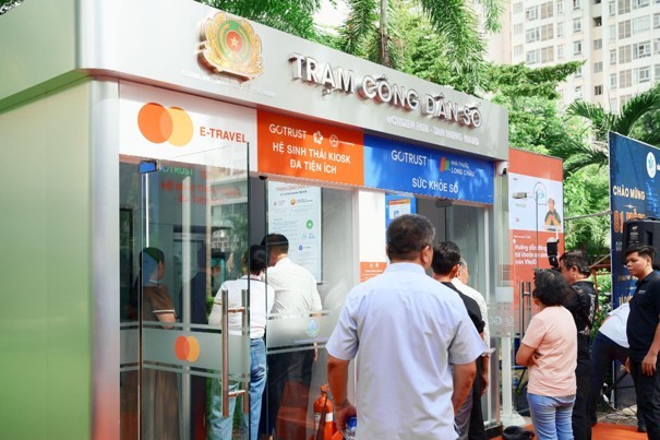 Long Châu tiếp tục đồng hành cùng Công an TP.HCM nhân rộng mô hình chuyển đổi số đột phá Trạm Công dân số