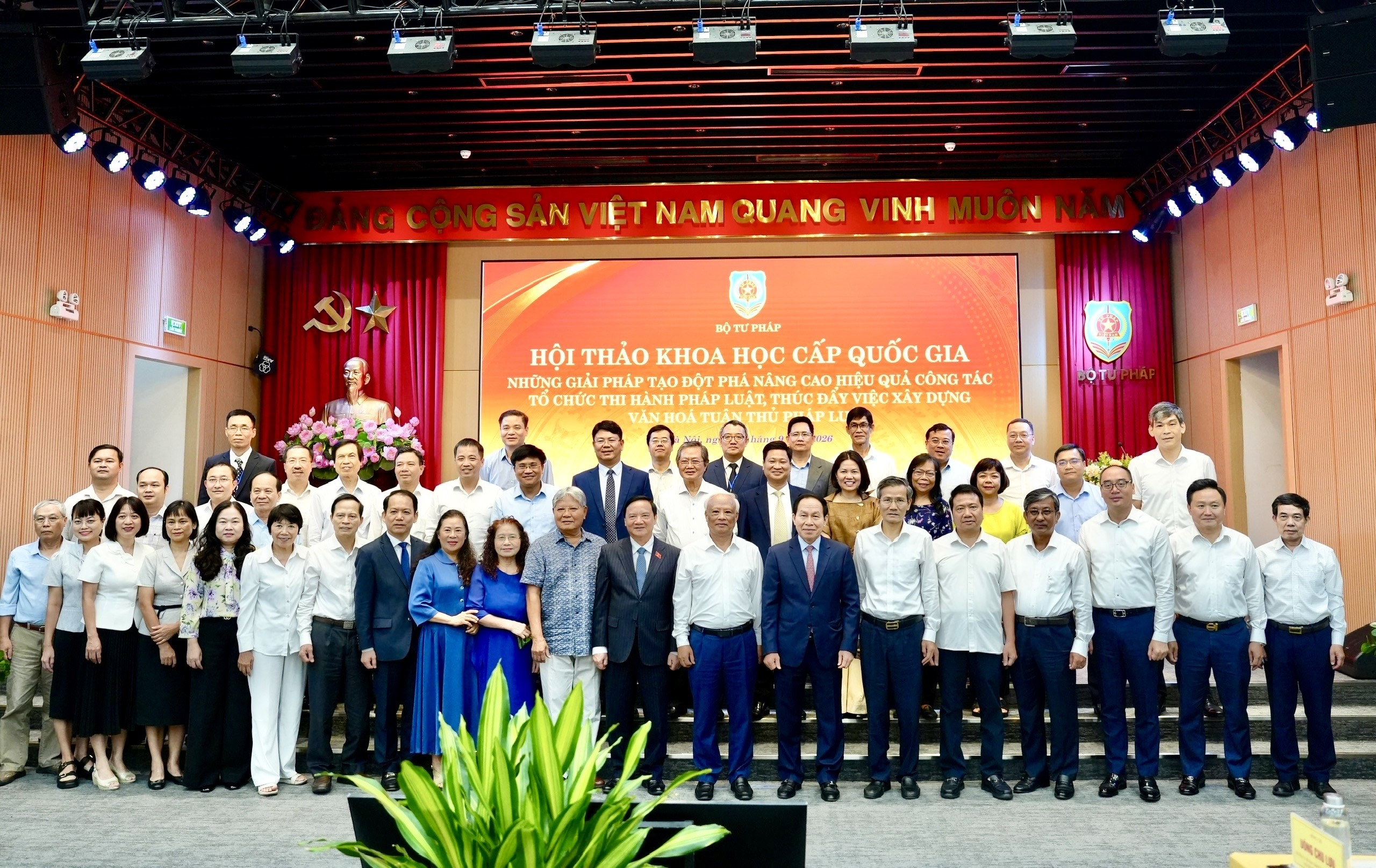 Từ xây dựng đến tổ chức thi hành: Đưa pháp luật thực sự đi vào cuộc sống