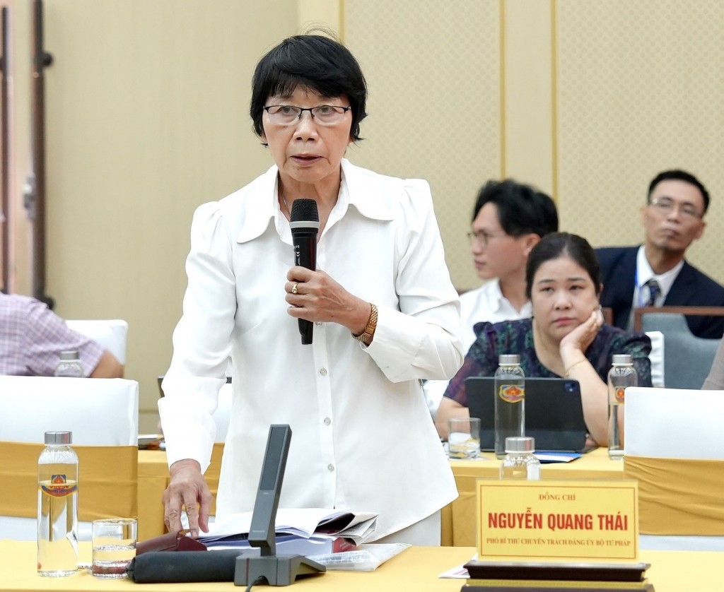 Đổi mới tư duy, đưa cuộc sống vào pháp luật