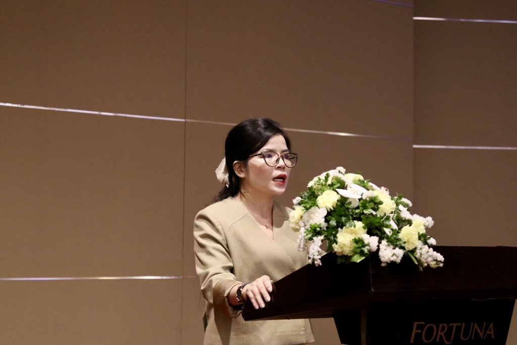Phó Vụ trưởng Vụ Công tác xây dựng văn bản quy phạm pháp luật, Bộ Tư pháp Nguyễn Thị Phương Liên phát biểu tại Hội thảo