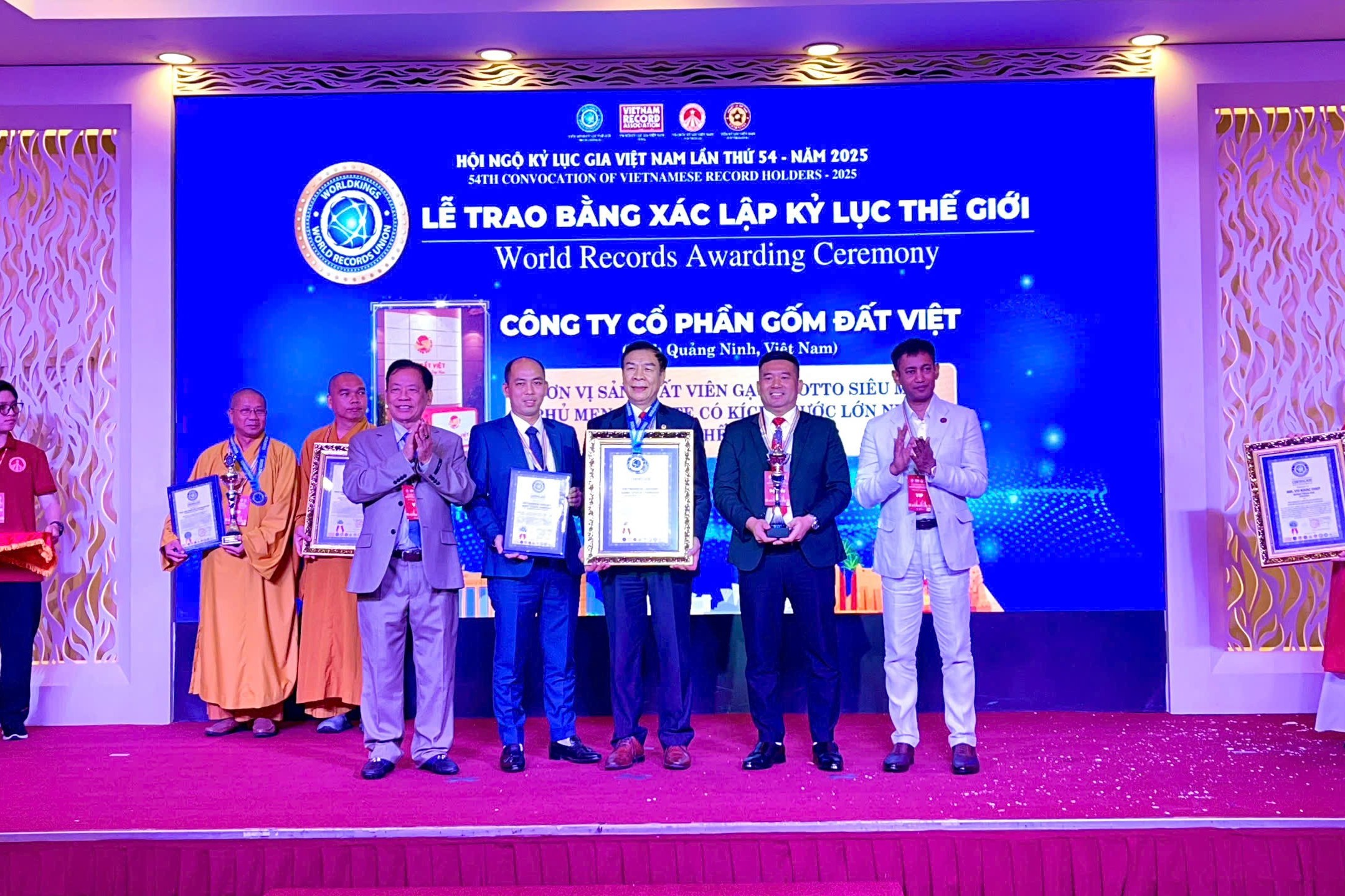 Gốm Đất Việt từ giá trị đất quê đến thương hiệu vật liệu xây dựng vươn tầm Quốc tế