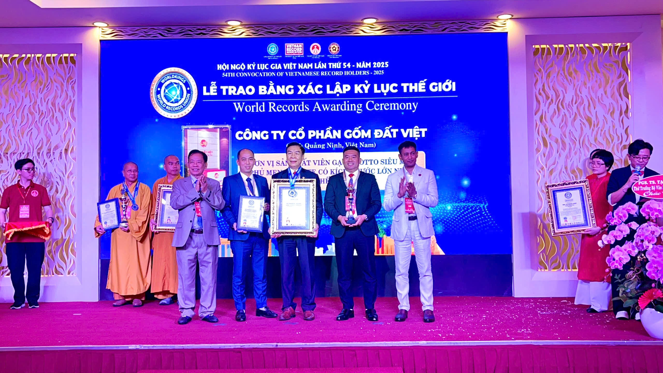 Gốm Đất Việt từ giá trị đất quê đến thương hiệu vật liệu xây dựng vươn tầm Quốc tế