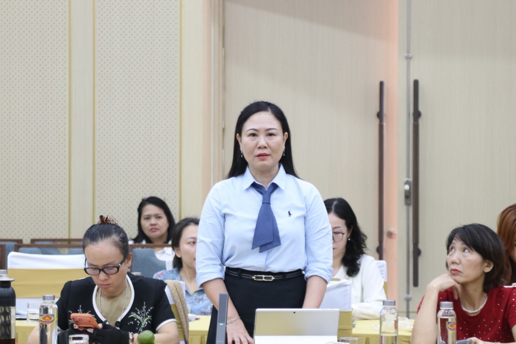 Phó Giám đốc Học viện Tư pháp Nguyễn Minh Hằng phát biểu tại cuộc họp
