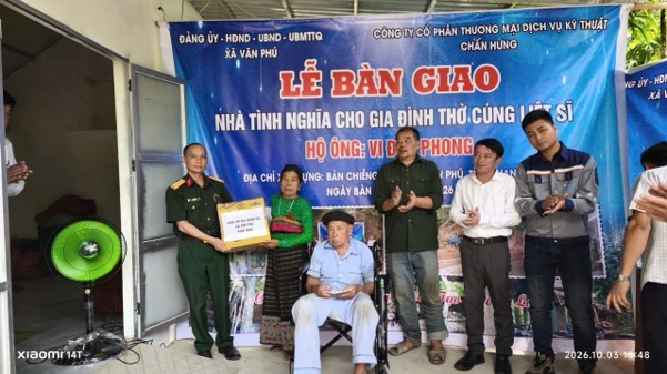 Công ty Chấn Hưng bàn giao nhà tình nghĩa cho gia đình thờ cúng liệt sĩ tại xã Văn Phú, Thanh Hóa