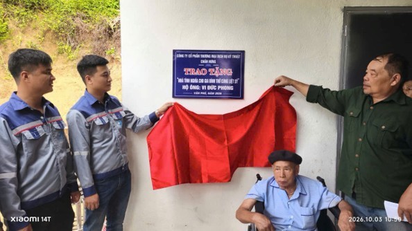 Công ty Chấn Hưng bàn giao nhà tình nghĩa cho gia đình thờ cúng liệt sĩ tại xã Văn Phú, Thanh Hóa