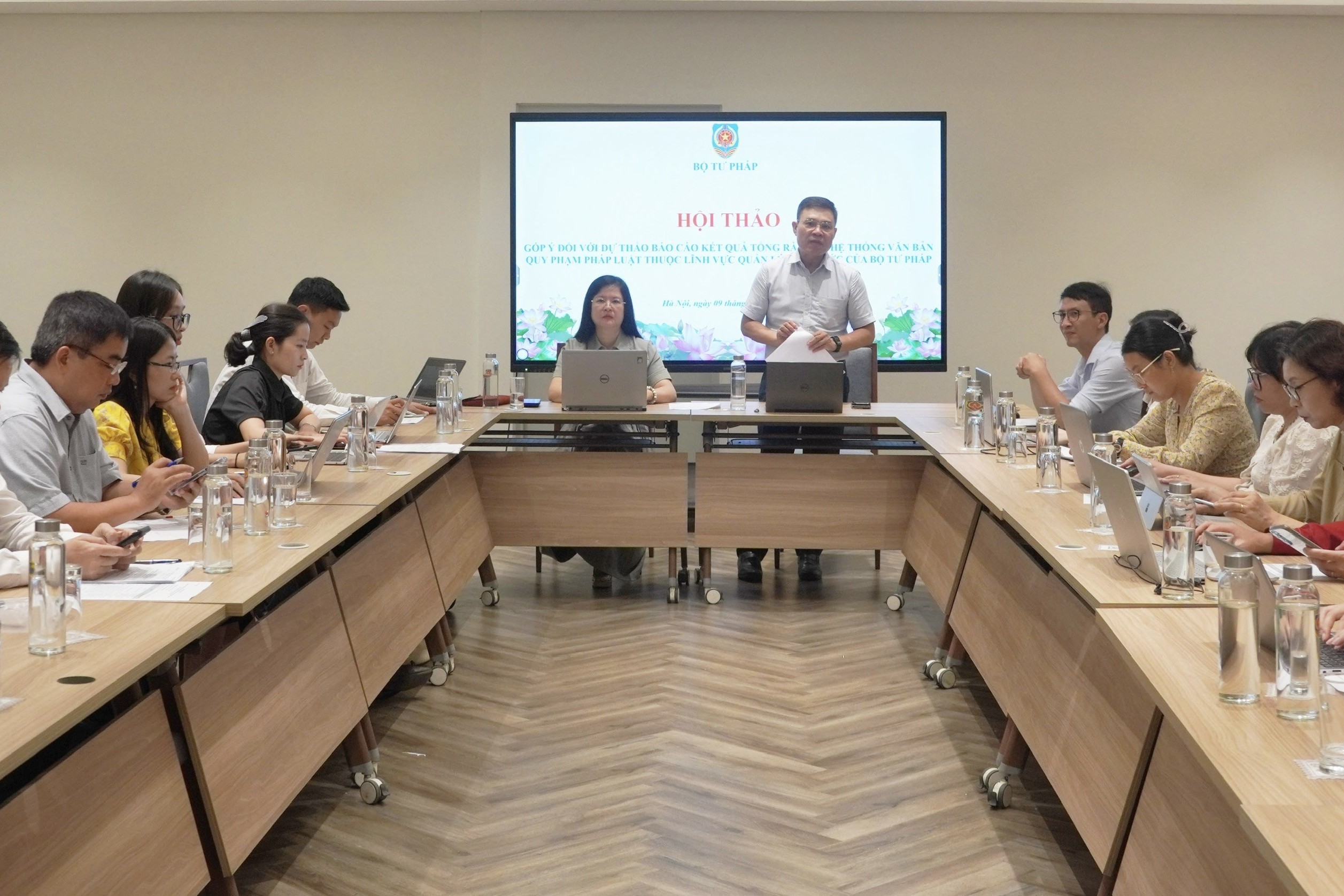Hoàn thiện kết quả rà soát văn bản quy phạm pháp luật thuộc phạm vi quản lý của Bộ Tư pháp