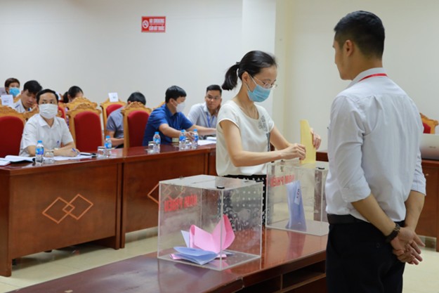 Hoàn thiện pháp luật về kiểm soát năng lực của người tham gia đấu giá