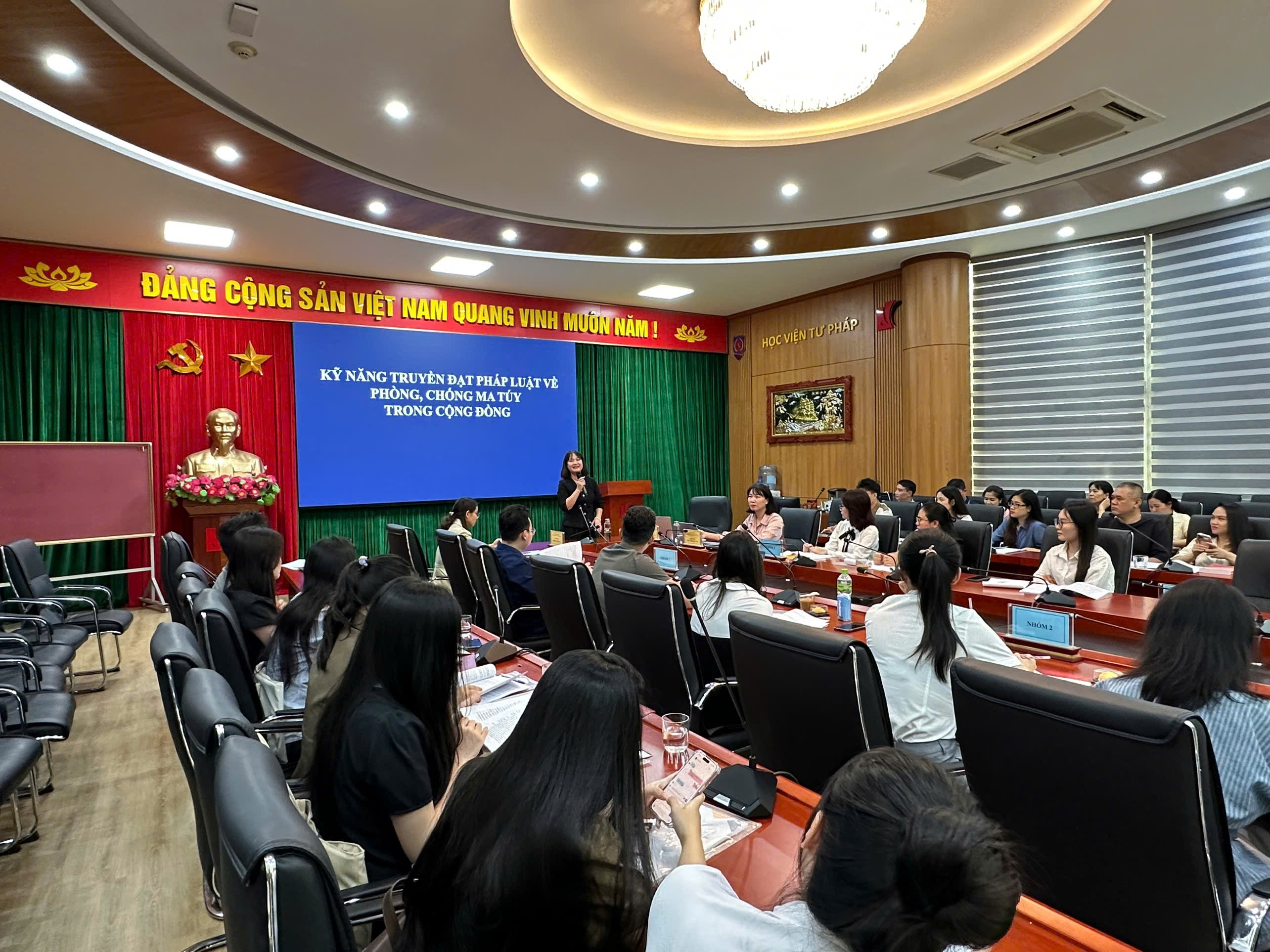 Hội nghị thứ hai tại Hà Nội về “Bồi dưỡng kiến thức pháp luật và kỹ năng truyền đạt pháp luật về phòng, chống ma túy trong cộng đồng”