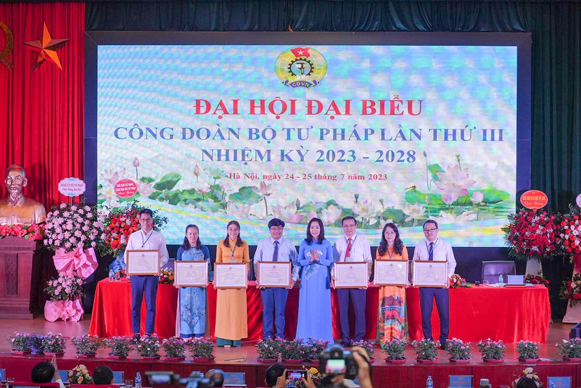 Thấm nhuần sự cần thiết đổi mới, nâng cao hiệu quả tổ chức và hoạt động công đoàn ảnh 5