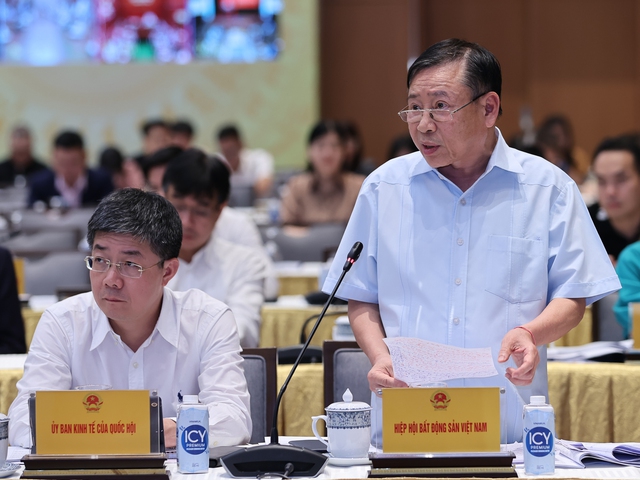 Tiếp tục chung tay tháo gỡ vướng mắc, thúc đẩy thị trường bất động sản phát triển an toàn, hiệu quả, bền vững - Ảnh 2.