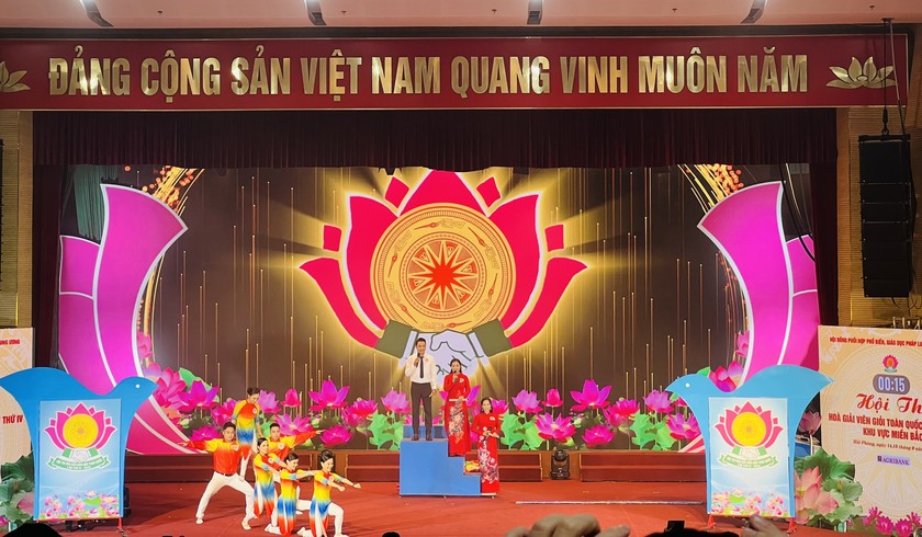 Các đại biểu TW tham dự lễ khai mạc. ảnh 10