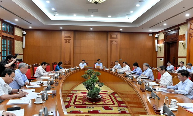 Tổng Bí thư, Chủ tịch nước Tô Lâm chủ trì họp Bộ Chính trị, Ban Bí thư chỉ đạo khắc phục hậu quả bão số 3- Ảnh 2.