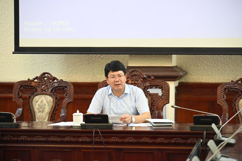 Phó Cục trưởng Cục Phổ biến giáo dục pháp luật Phan Hồng Nguyên báo cáo về công tác chuẩn bị vòng thi khu vực miền Nam. ảnh 1