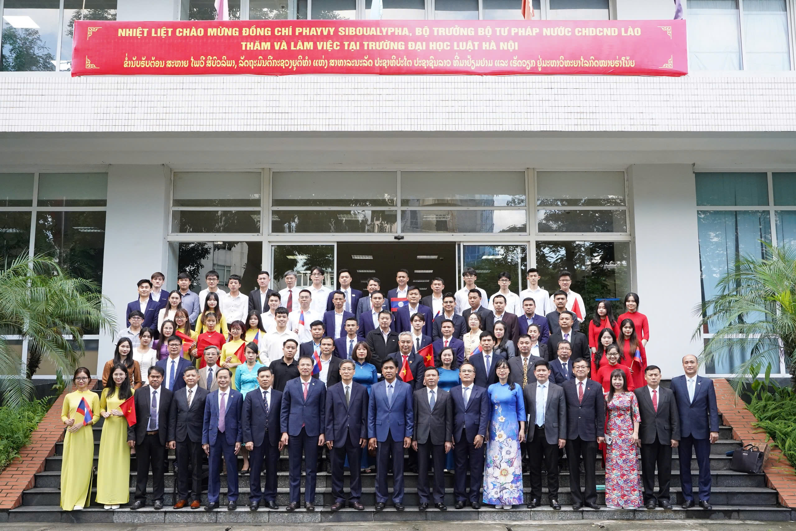 Trường Đại học Luật Hà Nội - Chất lượng cao tạo nên giá trị bền vững