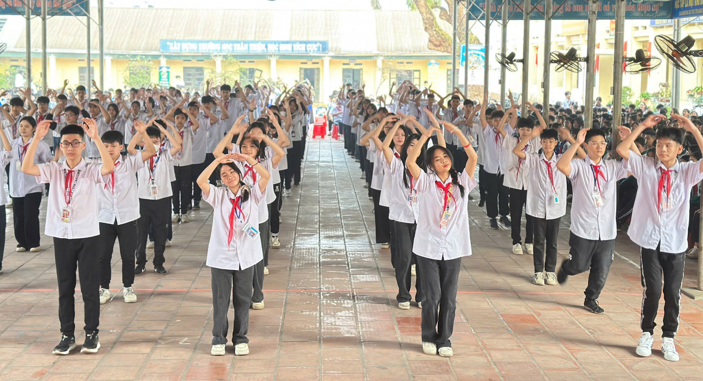 Ngày hội “Thiếu nhi vui khỏe - Tiến bước lên Đoàn” tại Trường Trung học cơ sở Độc Lập: Kết nối và phát huy tinh thần đoàn kết
