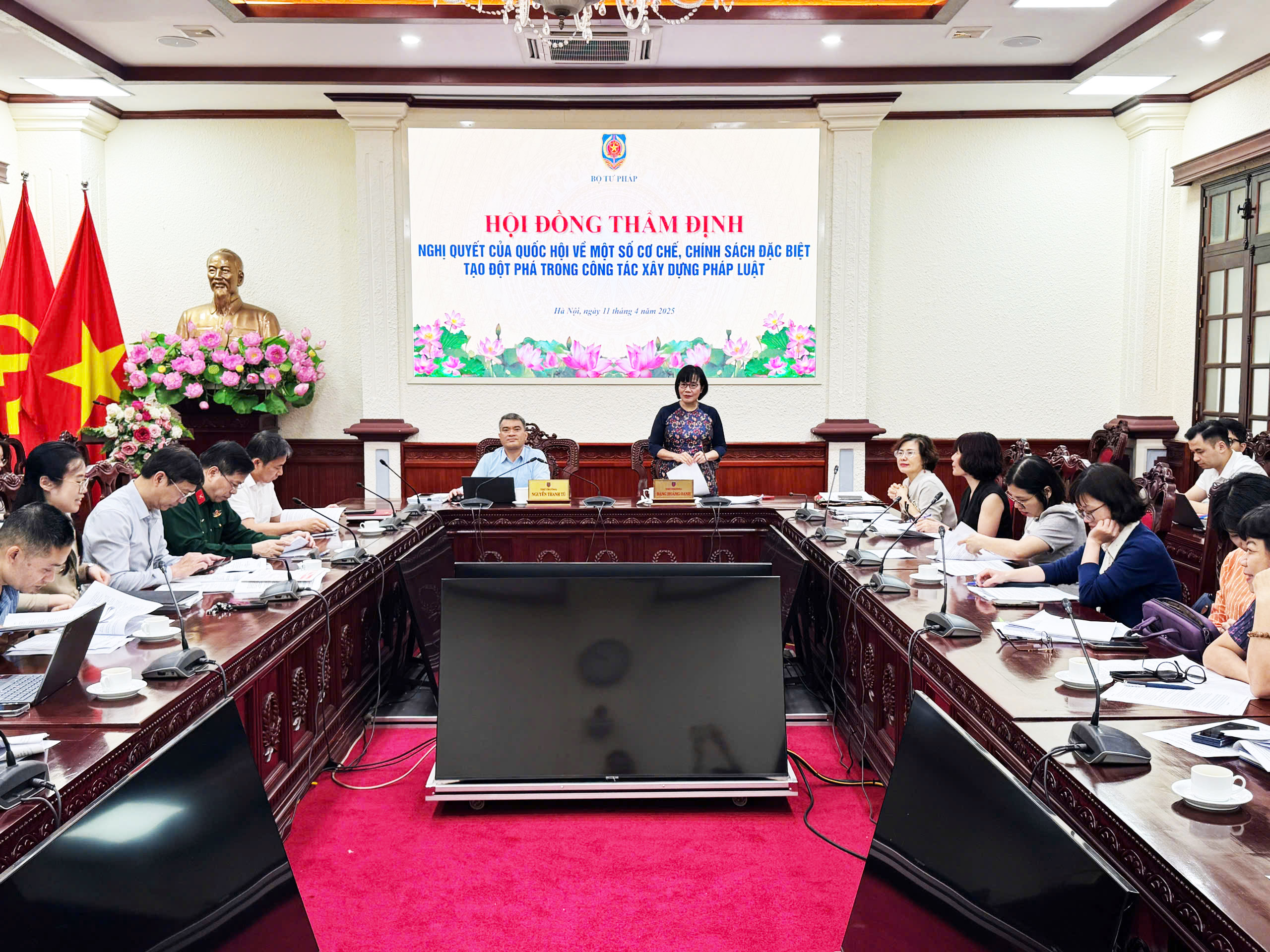 Cơ chế chính sách đặc biệt cho công tác xây dựng pháp luật