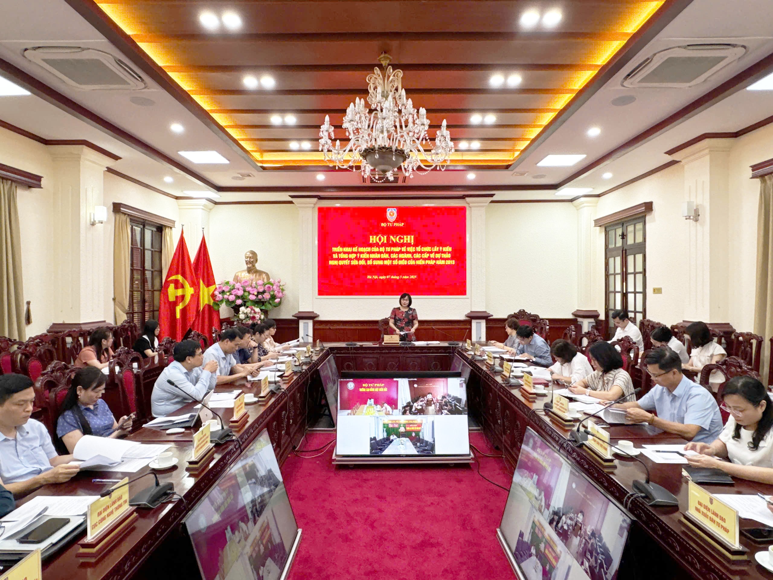 Quyết tâm chính trị và hành động khẩn trương trong triển khai nhiệm vụ liên quan đến sửa đổi, bổ sung Hiến pháp năm 2013